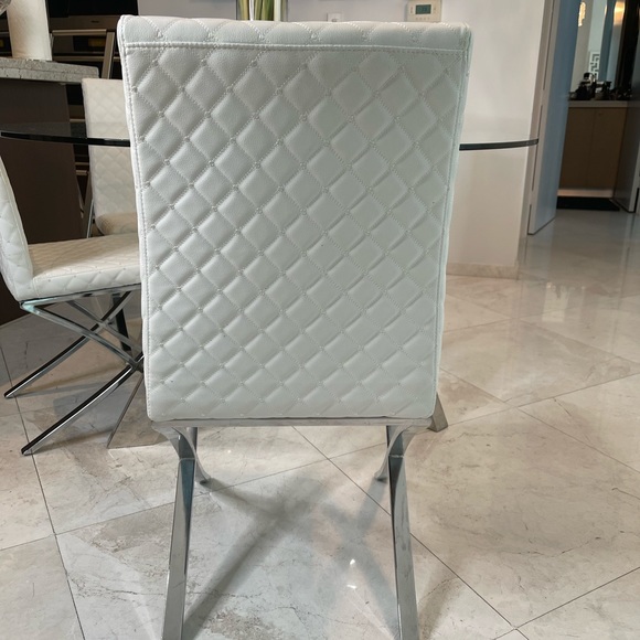 Glass Kitchen table - Picture 5 of 7